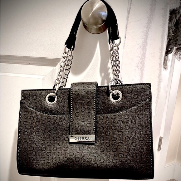 Guess Bag - Picture 1 of 5